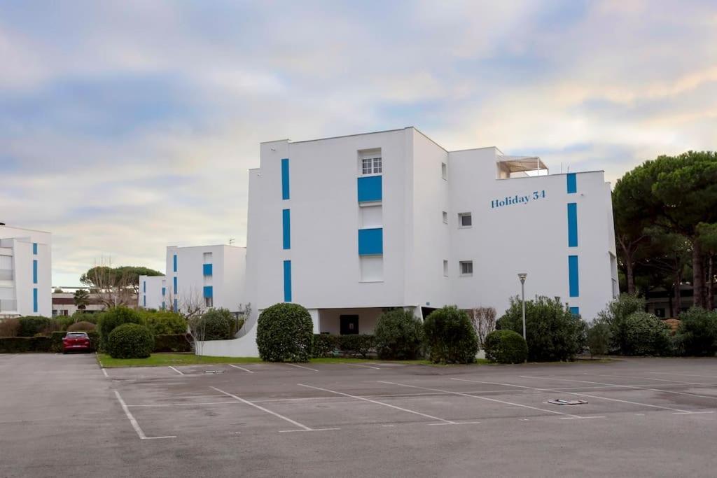 Chez Laurence - Elegant Appartement Climatise Avec Wifi Et Parking La Grande-Motte Exterior photo