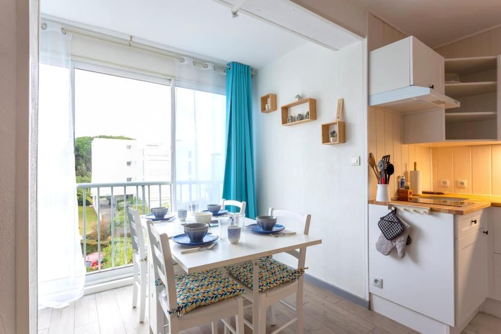 Chez Laurence - Elegant Appartement Climatise Avec Wifi Et Parking La Grande-Motte Exterior photo